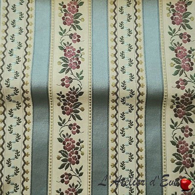 "Tournelle" Canvas embroidered furniture Casal