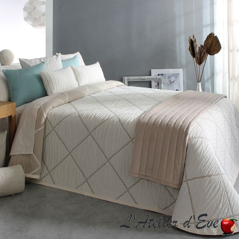"Mate" Washable polyester bedspread Reig Marti C.01