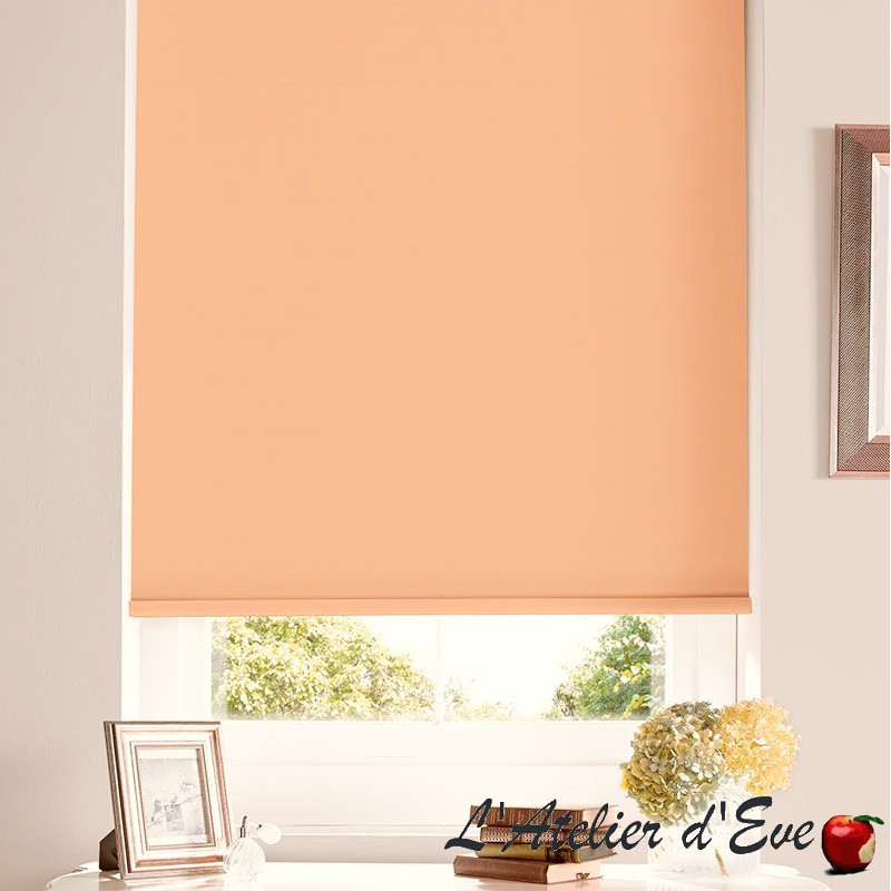 Gravity sand blackout roller blind