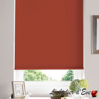 Gravity sand blackout roller blind