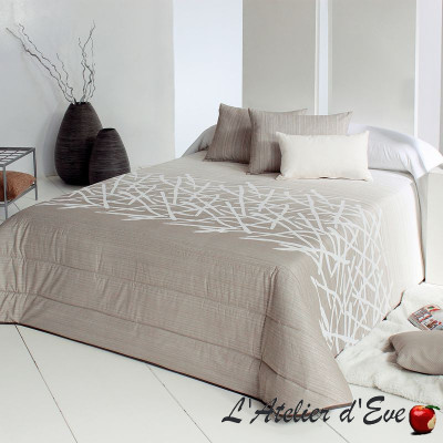 Quilted bedspread + "Edgar" Reig Marti C.01 cushion covers