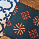 toile-lin-viscose-assise-casimir-corail-fond-peacock-tissu-ameublement-thevenon