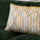 Coussin-satin-de-coton-Les-pompons-fond-jaune-ameublement-et-sièges-Thevenon